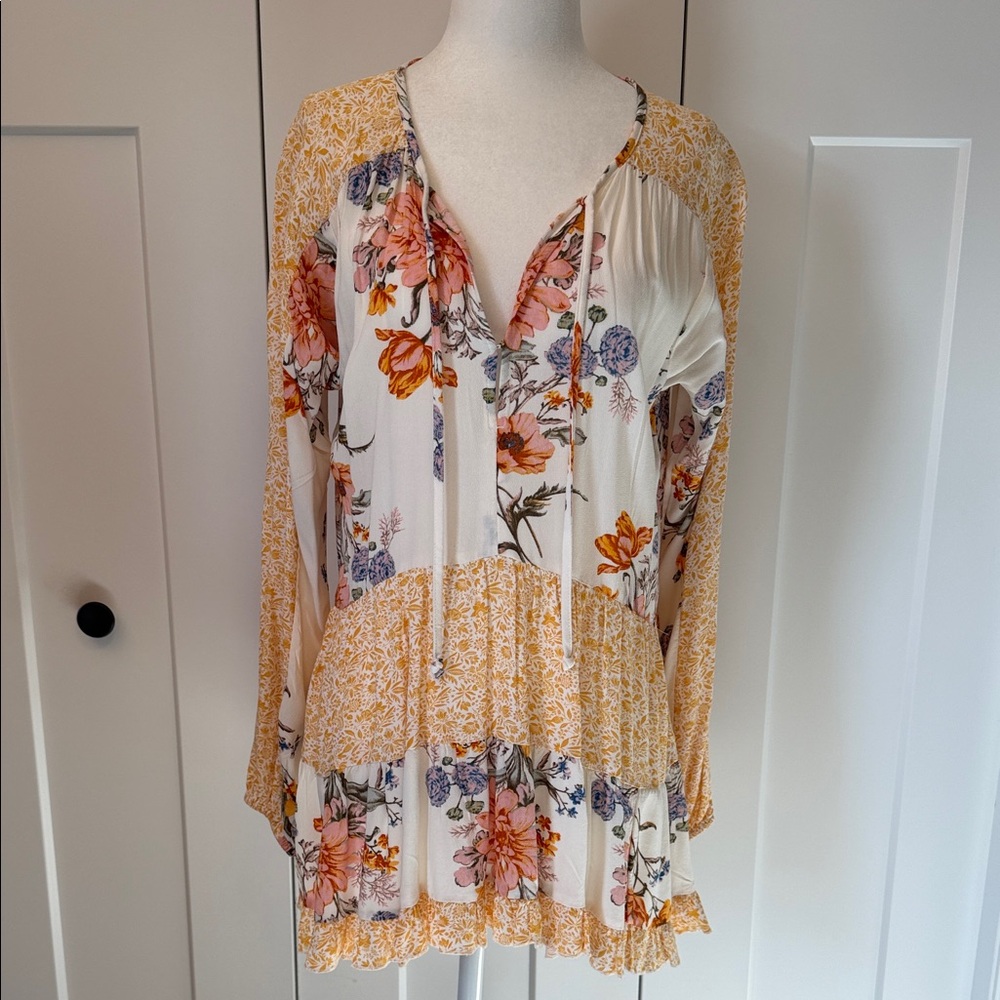 American Eagle Outfitters Floral Blouse - Cream and Orange